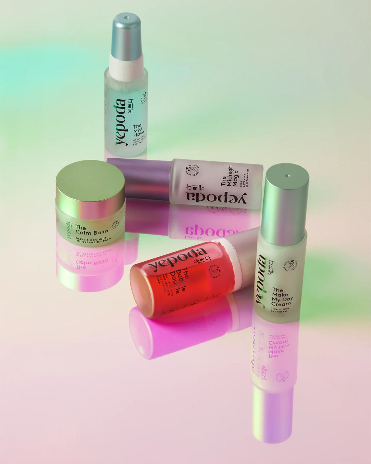 Lifestyle image of the components of the set on a colorful background