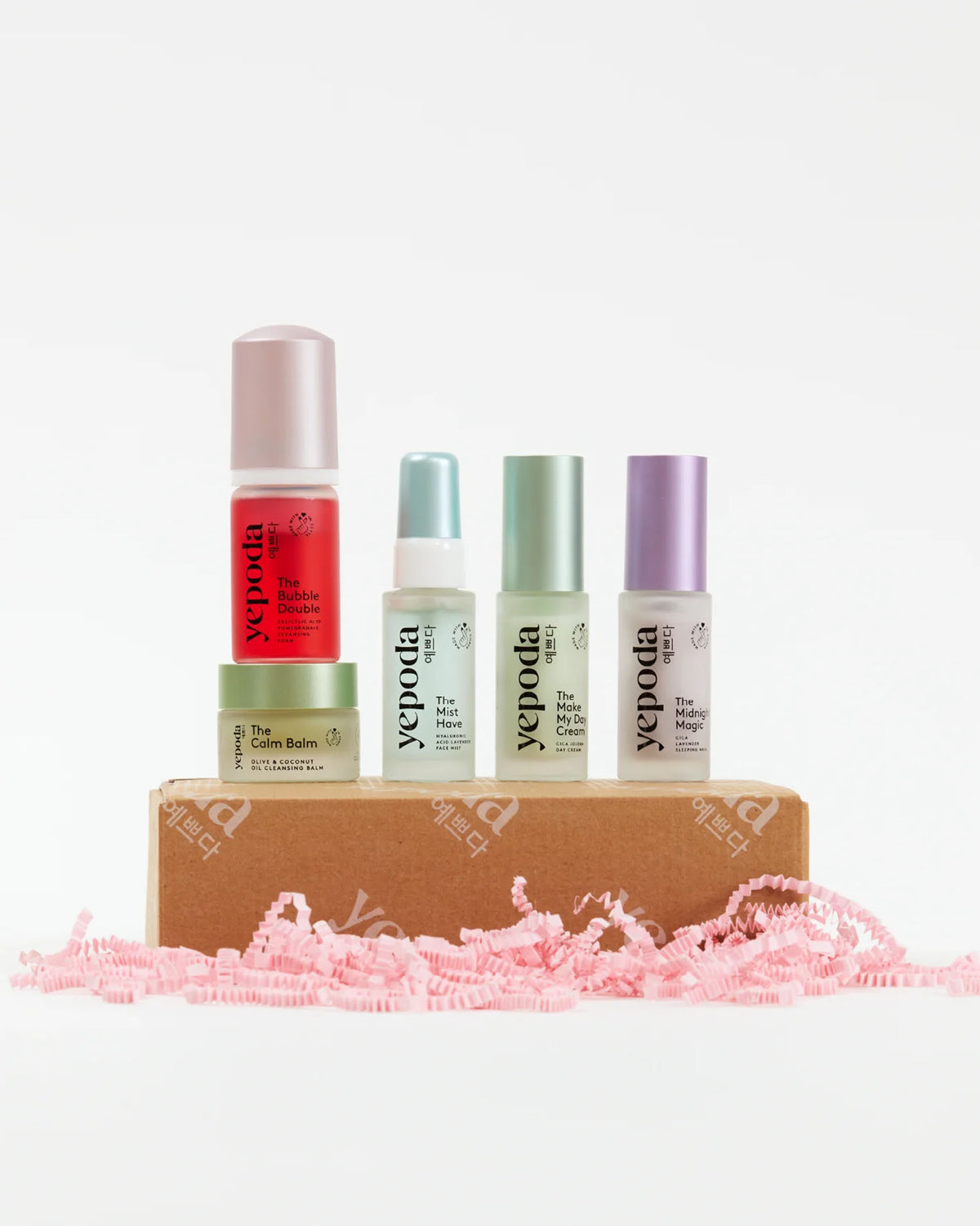 The components of the set shown on the box packaging on a white background
